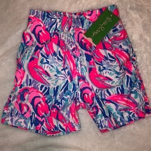 NWT Lilly Pulitzer Boys Junior Capri Trunk, XS, in Cosmic Coral Cracked Up